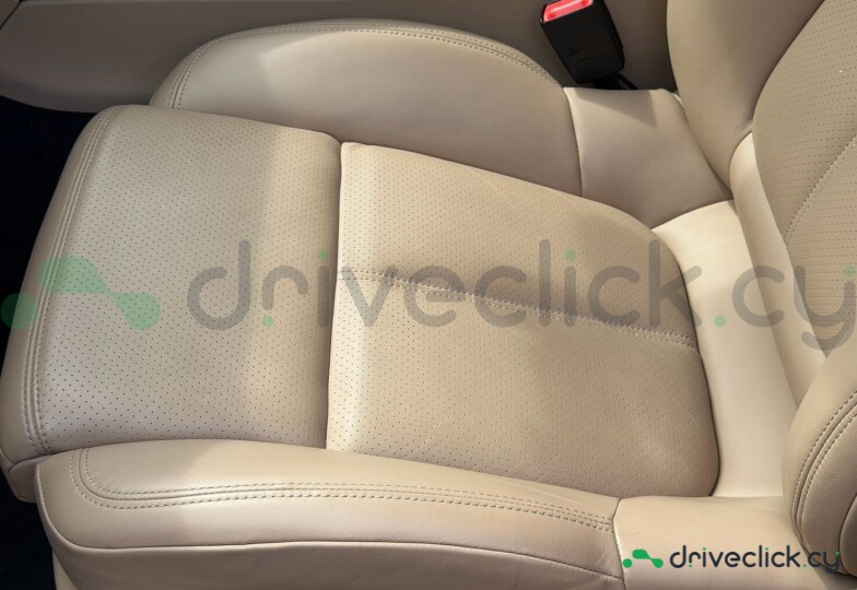 Porsche Macan Beige