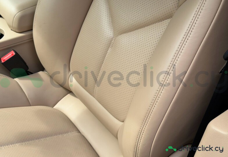 Porsche Macan Beige