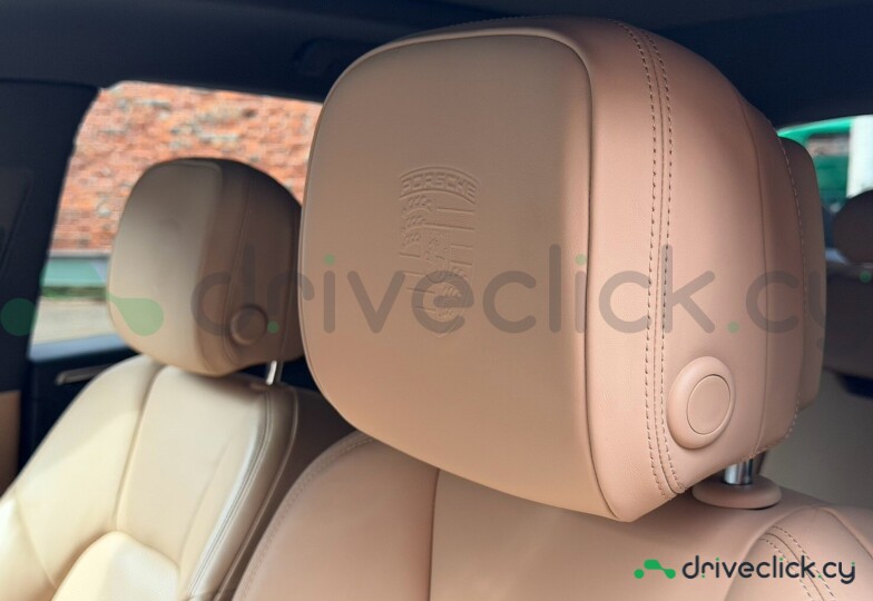 Porsche Macan Beige