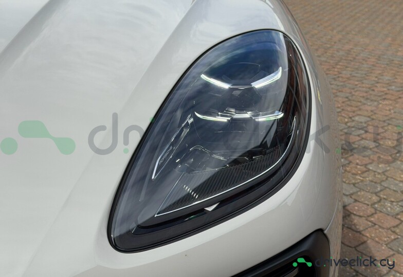 Porsche Macan Beige