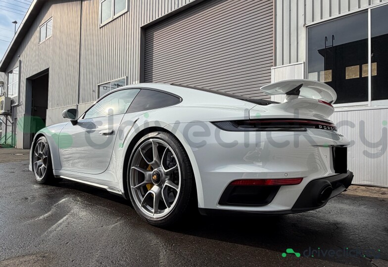 Porsche 911 White