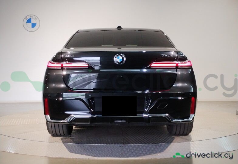 BMW 7 series Black