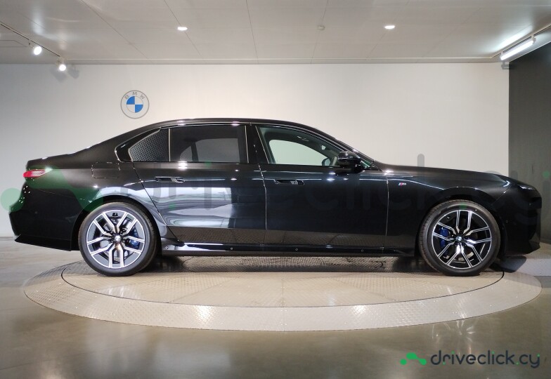BMW 7 series Black