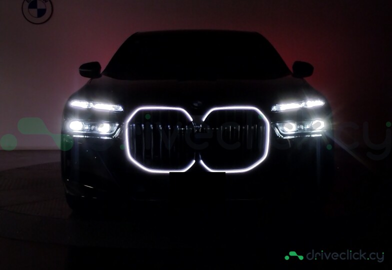 BMW 7 series Black