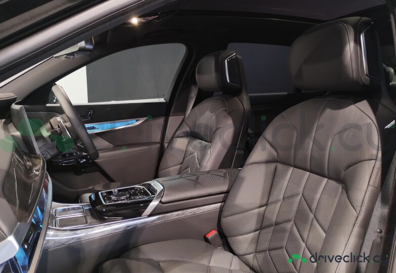BMW 7 series Black