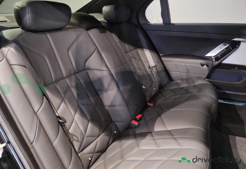 BMW 7 series Black
