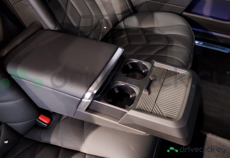 BMW 7 series Black