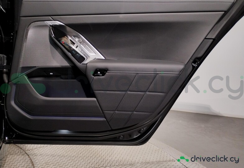 BMW 7 series Black