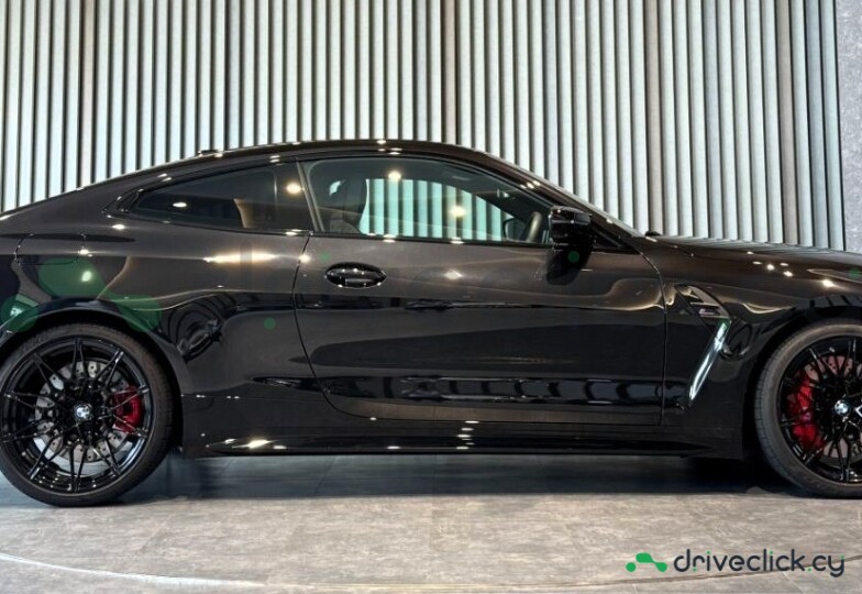 BMW M4 Black