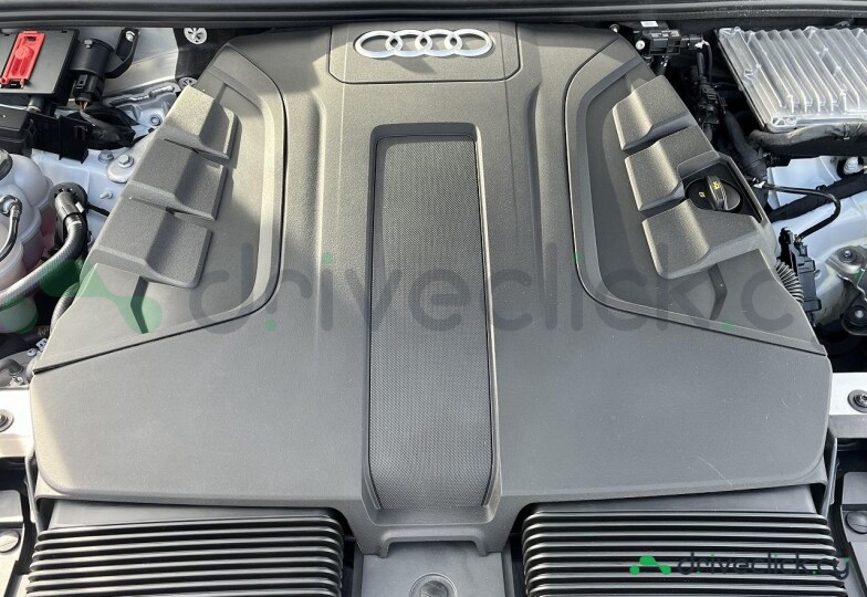 Audi Q7 White