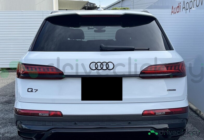 Audi Q7 White