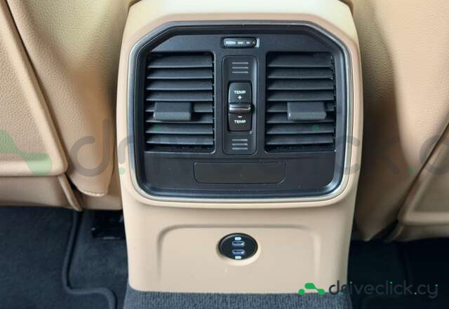 Porsche Macan White