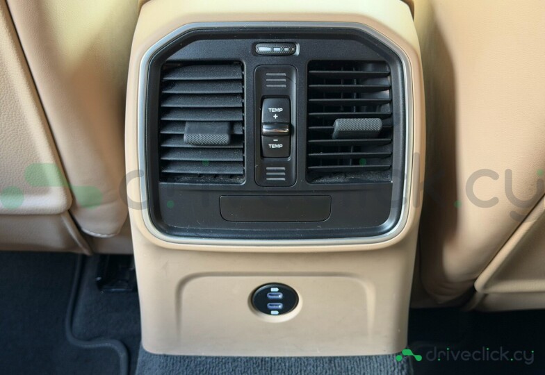 Porsche Macan Beige