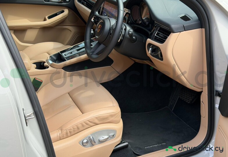 Porsche Macan Beige