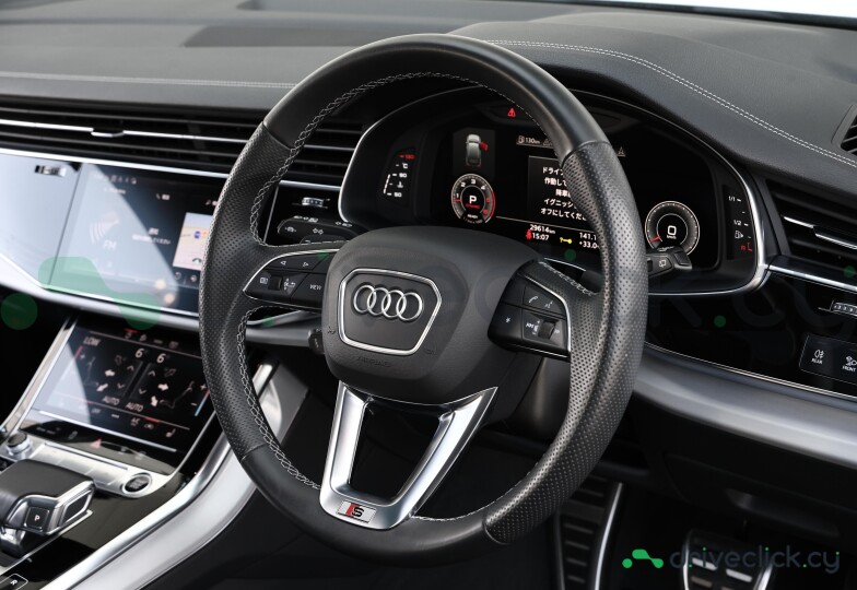 Audi Q7 White