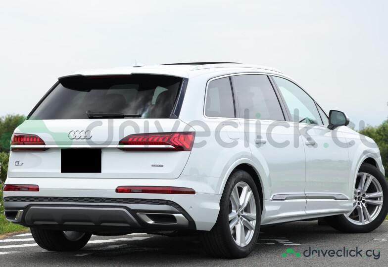 Audi Q7 White