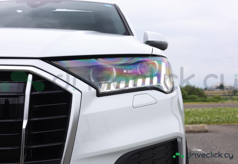 Audi Q7 White