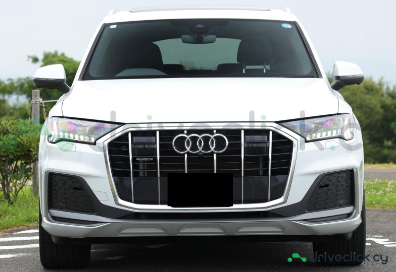 Audi Q7 White