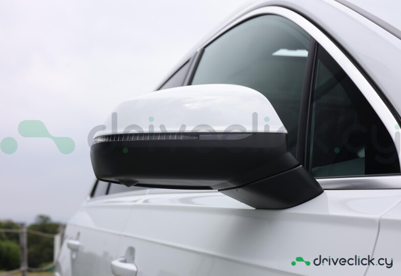 Audi Q7 White