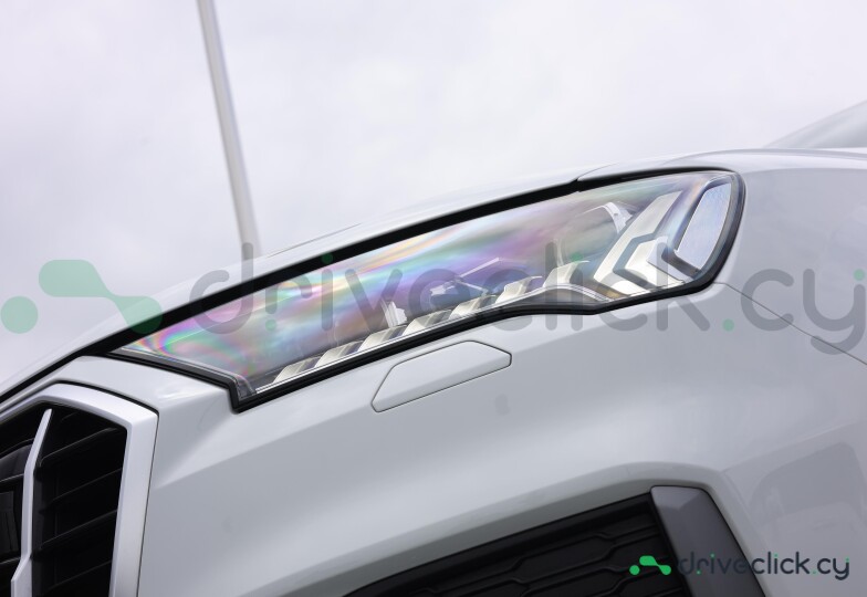 Audi Q7 White