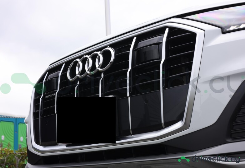 Audi Q7 White
