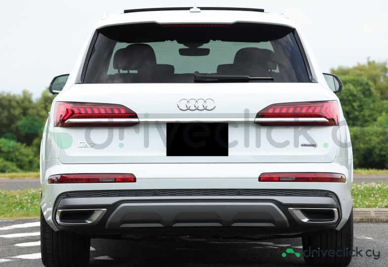 Audi Q7 White
