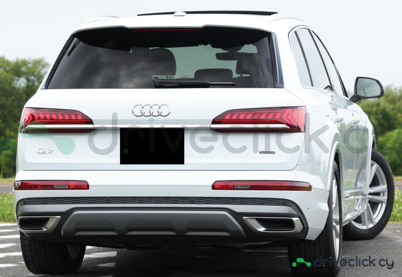 Audi Q7 White