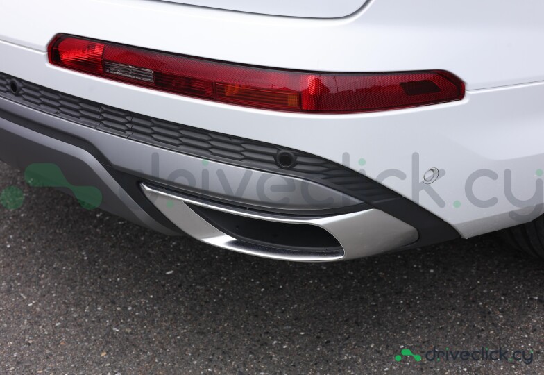 Audi Q7 White
