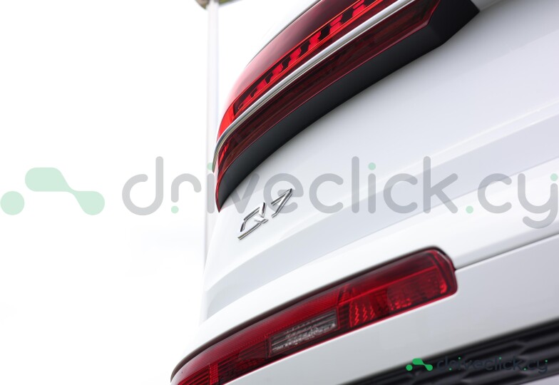 Audi Q7 White
