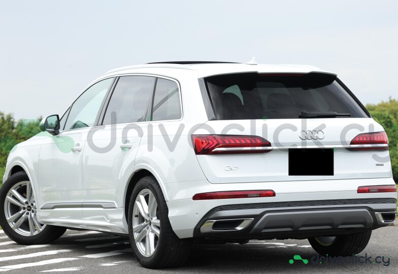 Audi Q7 White