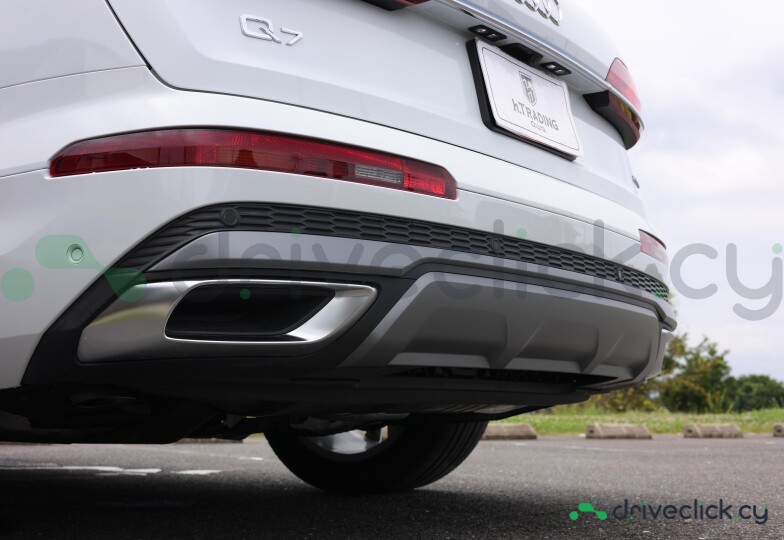 Audi Q7 White