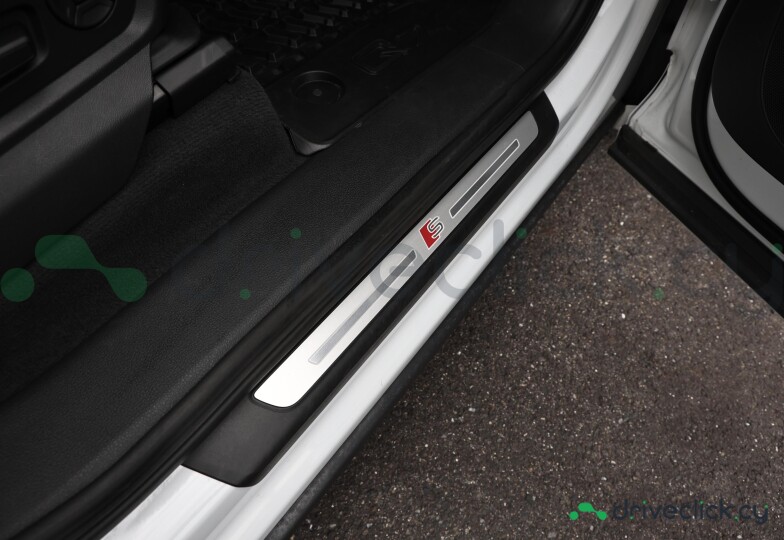 Audi Q7 White
