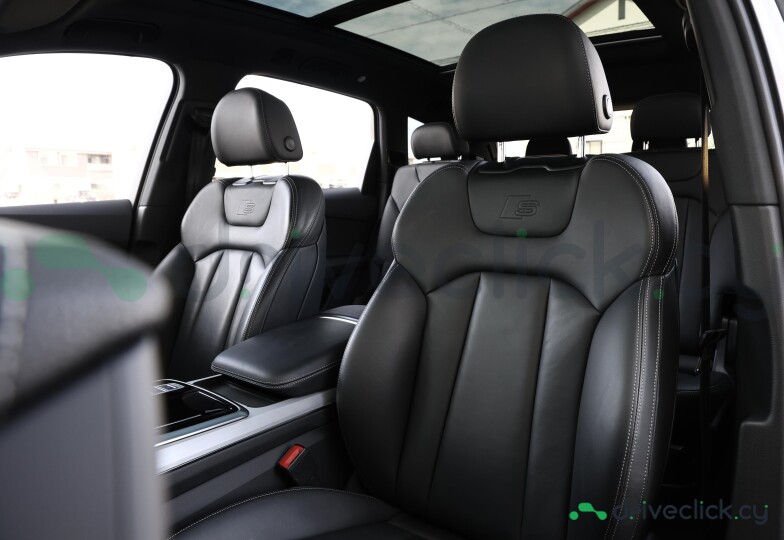 Audi Q7 White