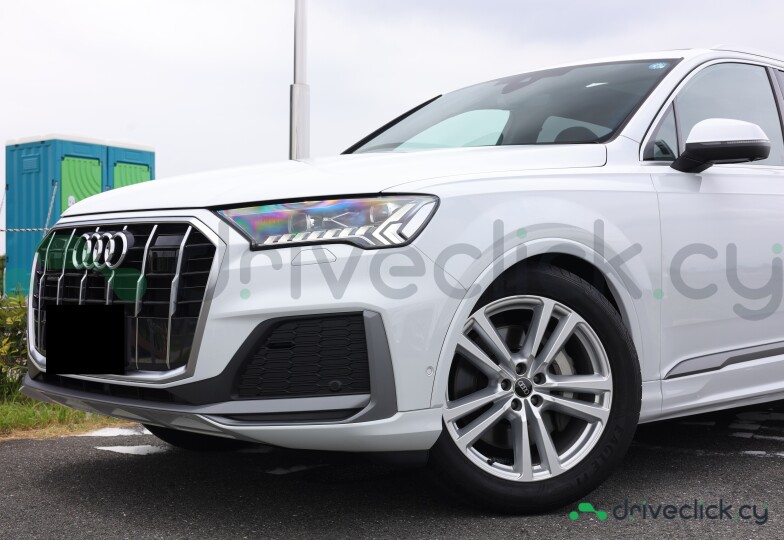 Audi Q7 White