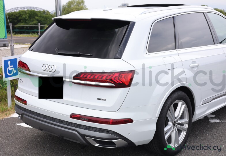 Audi Q7 White