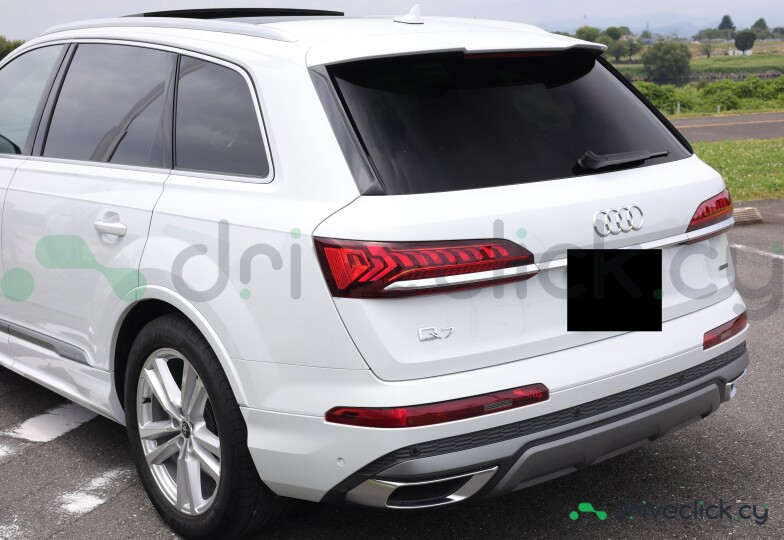 Audi Q7 White