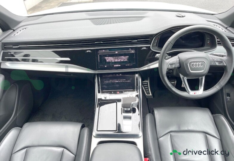 Audi Q7 White