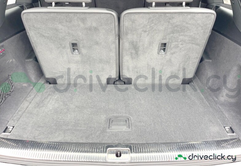 Audi Q7 White