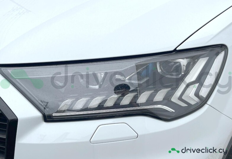 Audi Q7 White