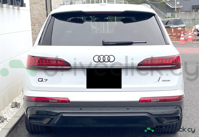 Audi Q7 White