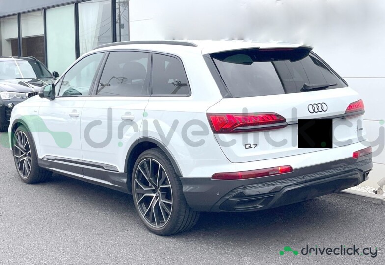 Audi Q7 White