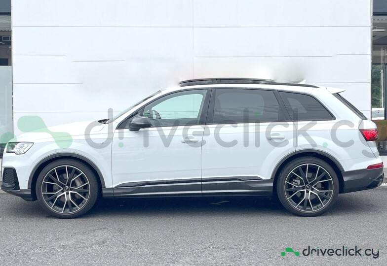Audi Q7 White