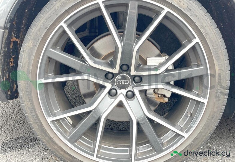 Audi Q7 White