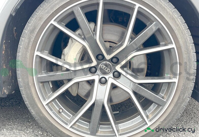 Audi Q7 White