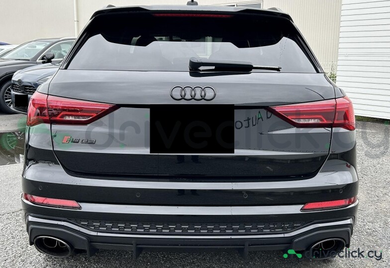 Audi RS Q3 Black