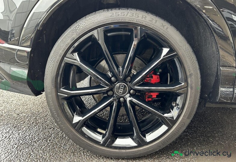 Audi RS Q3 Black