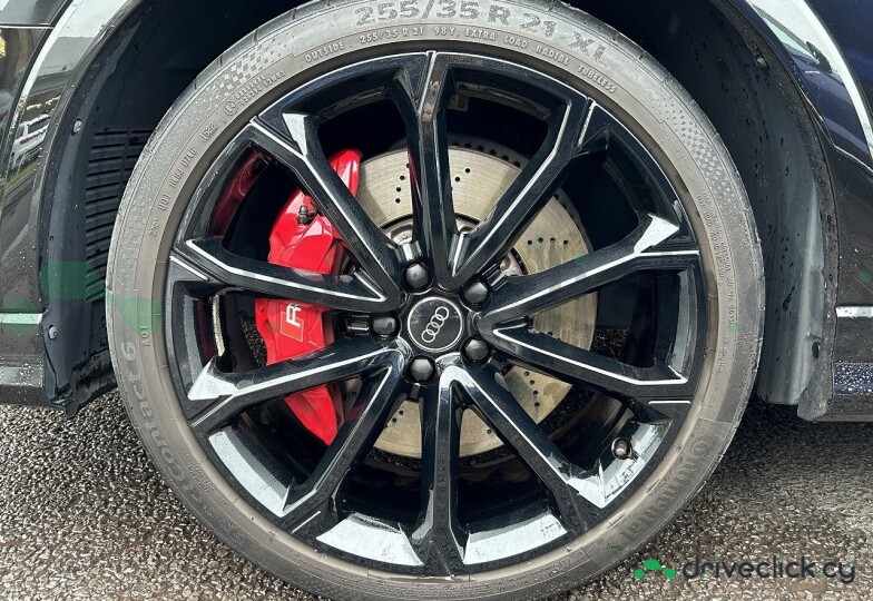 Audi RS Q3 Black