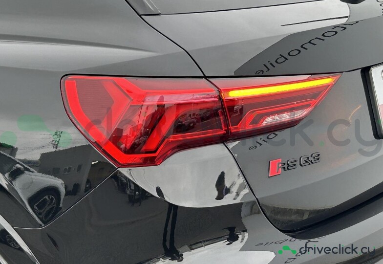 Audi RS Q3 Black