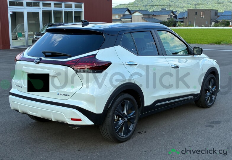 Nissan Kicks White