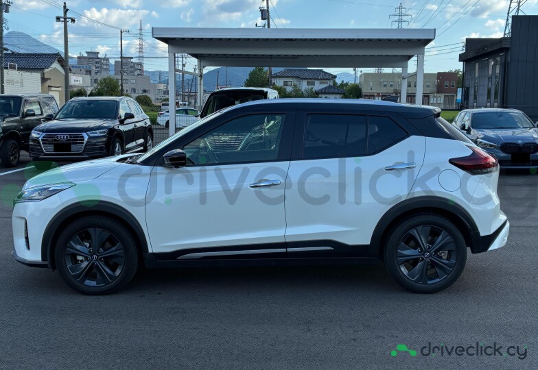 Nissan Kicks White